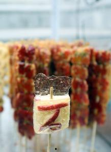 糖葫芦带你吃瓜,一场甜蜜与辛辣的味蕾之旅